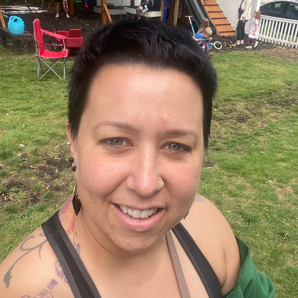 Meet your Posher, Melissa - Picture 4 of 7